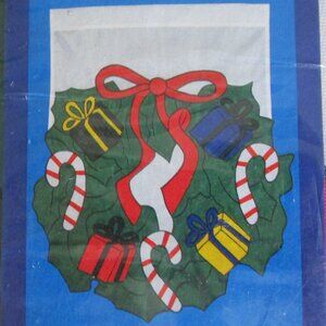 NWT Christmas wreath shaped flag